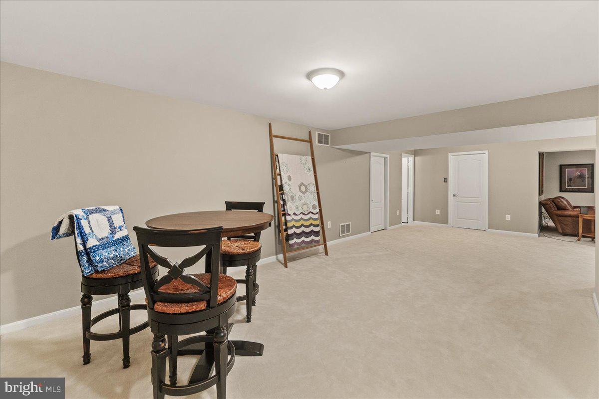 4042 Lomar