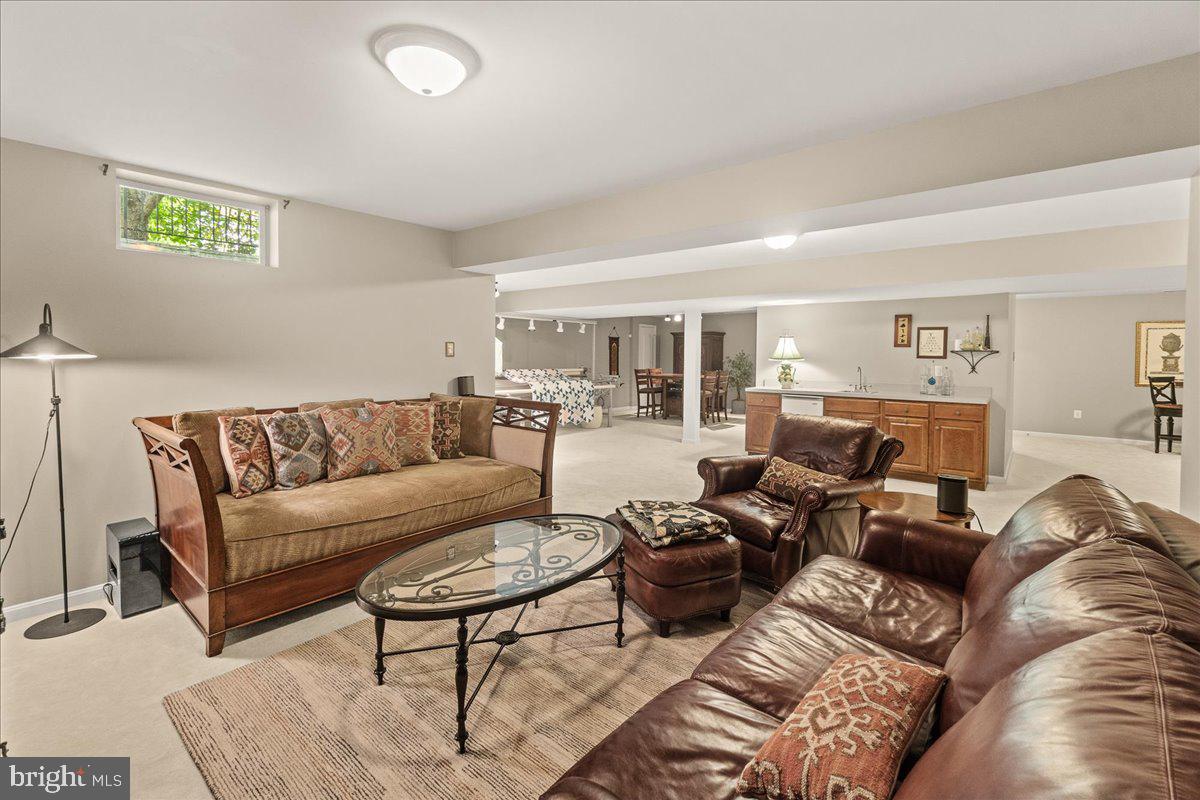 4042 Lomar