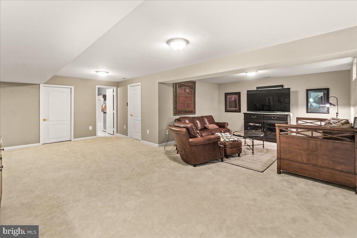 4042 Lomar