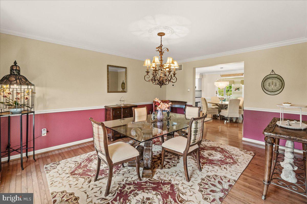 4042 Lomar