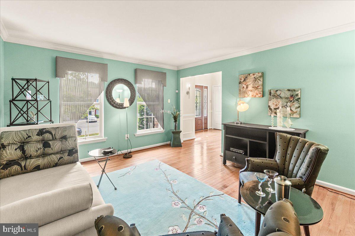 4042 Lomar