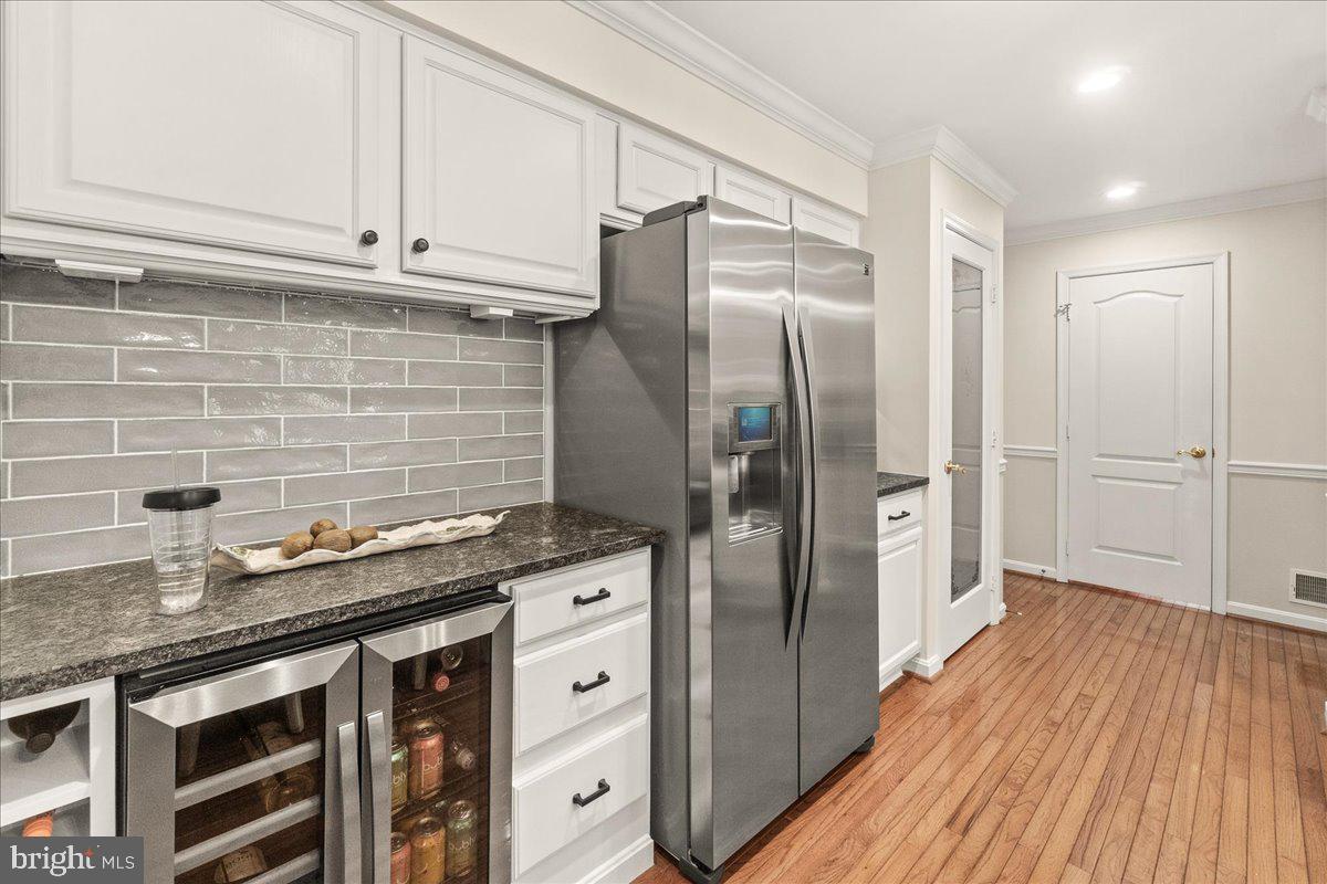 4042 Lomar