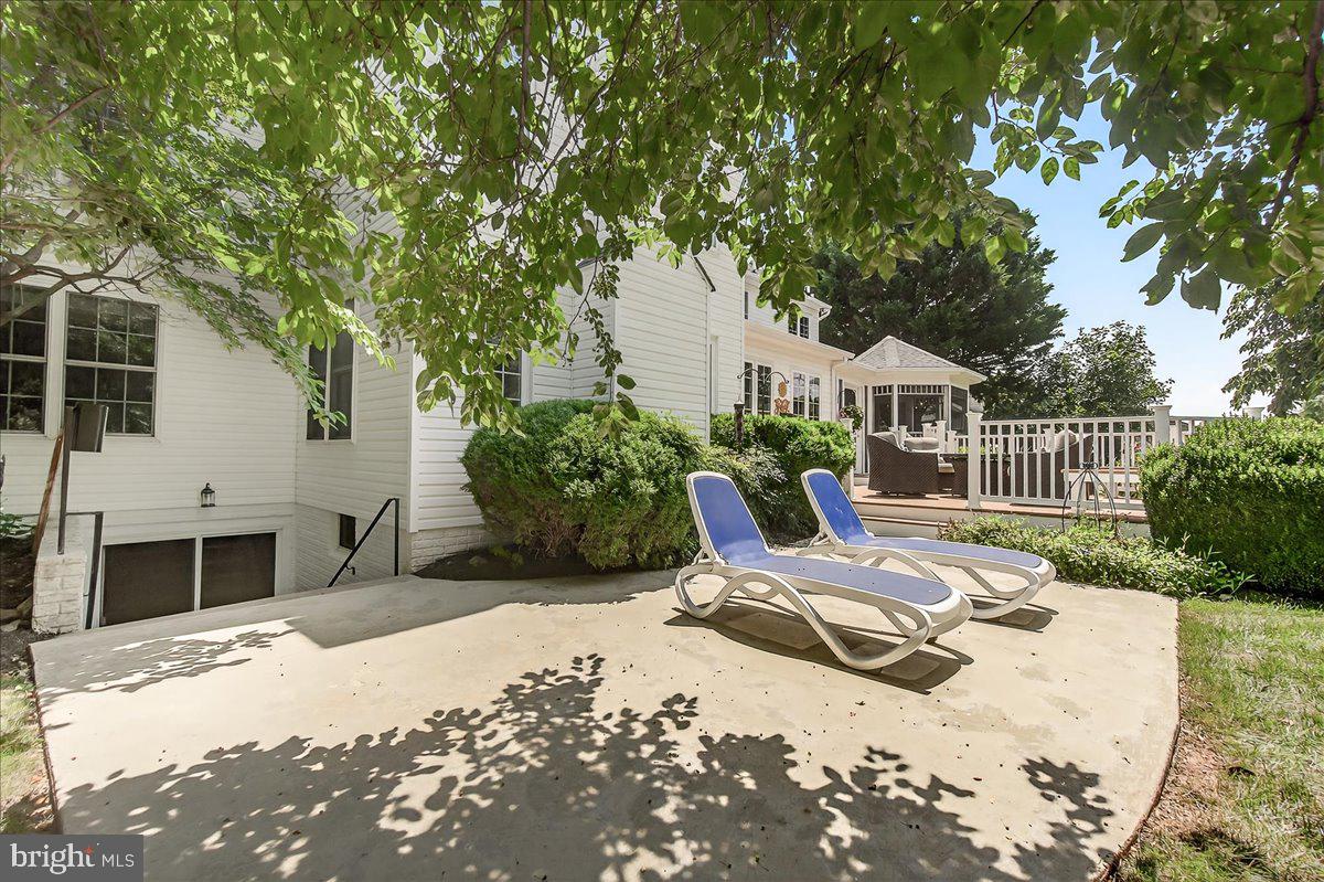 4042 Lomar