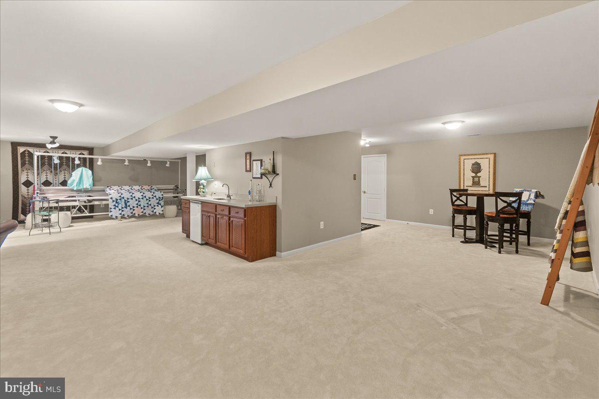 4042 Lomar