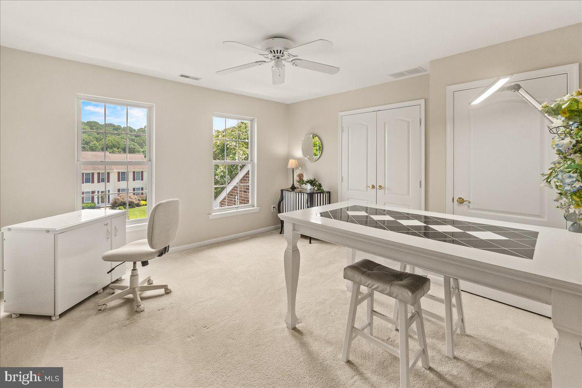 4042 Lomar