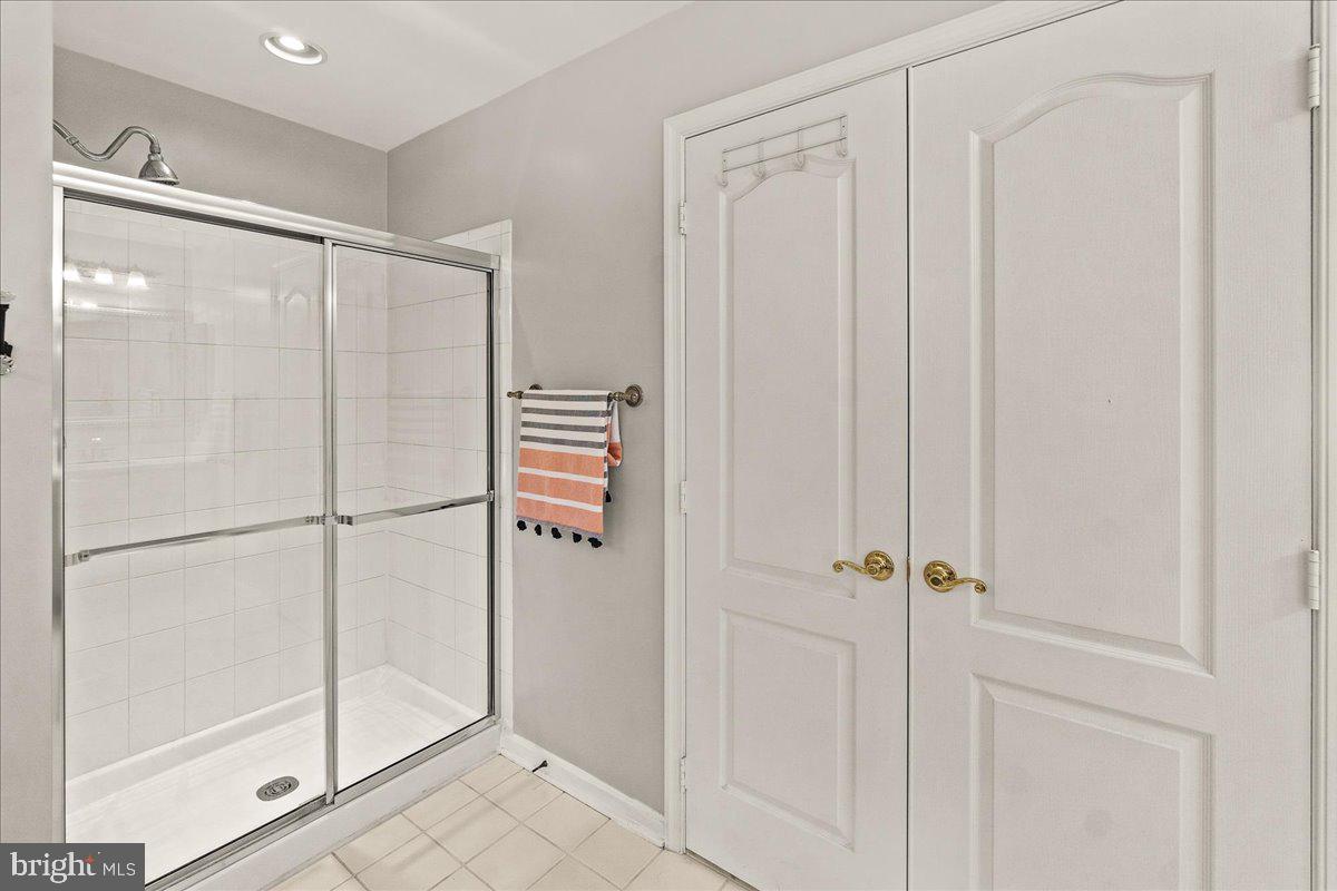 4042 Lomar