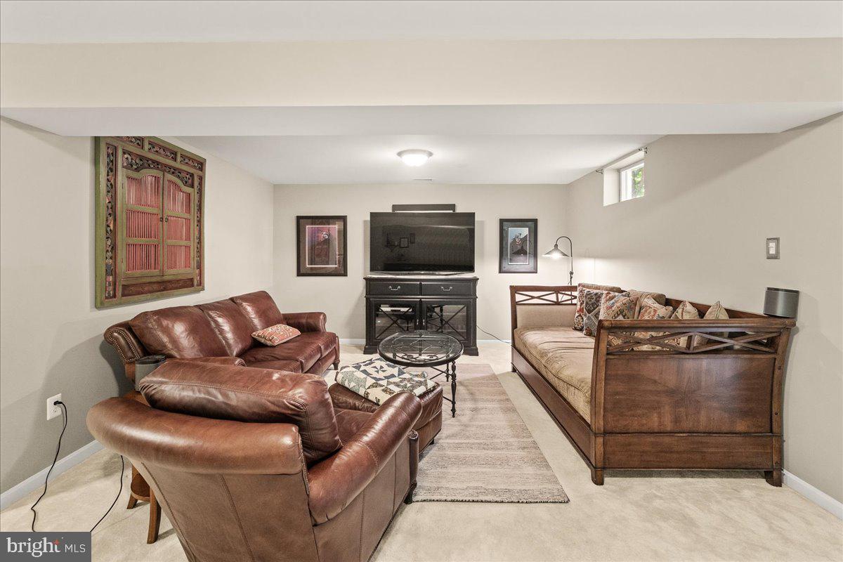 4042 Lomar