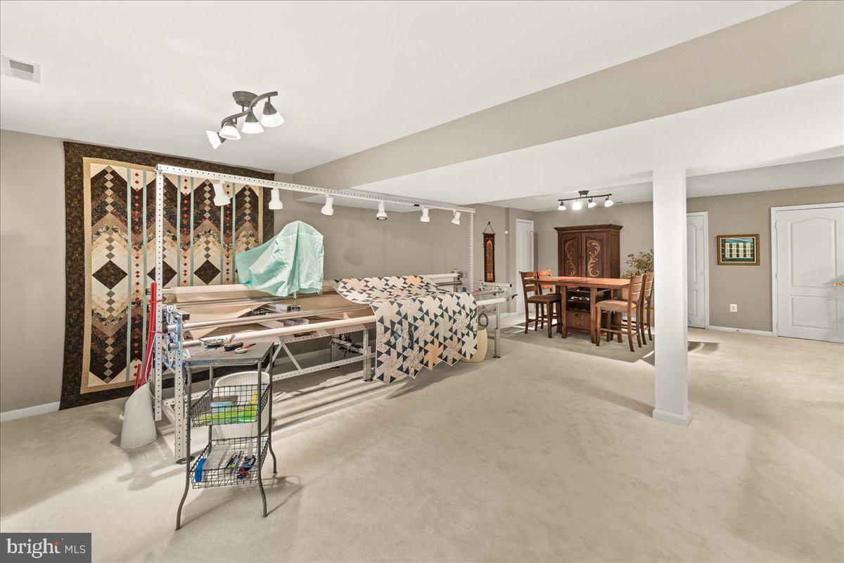 4042 Lomar
