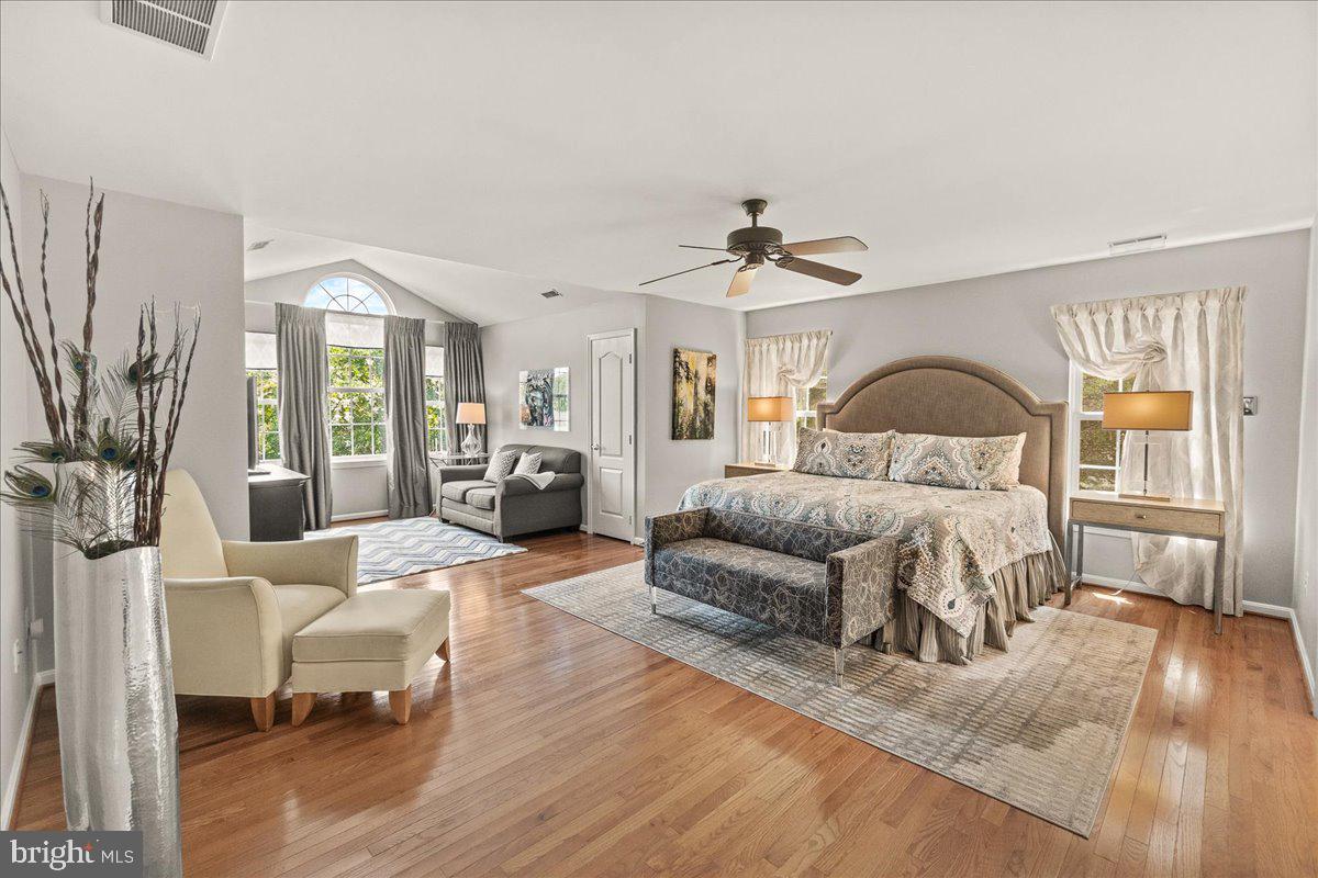 4042 Lomar