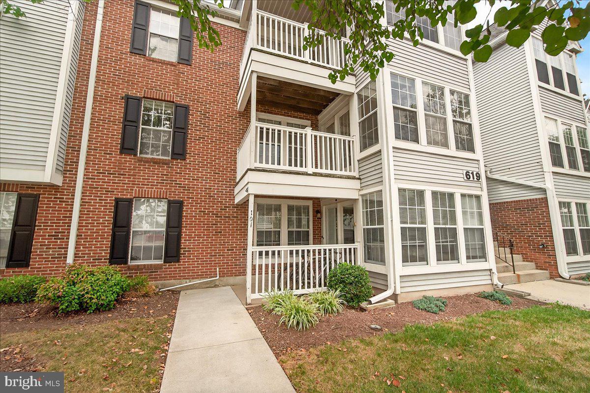 619 Himes Ave #105