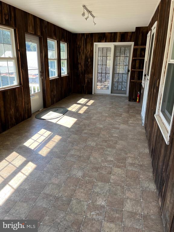 17425 SUNSHINE TRAIL