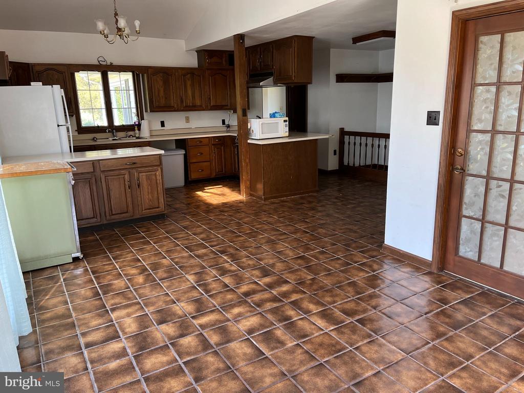 17425 SUNSHINE TRAIL