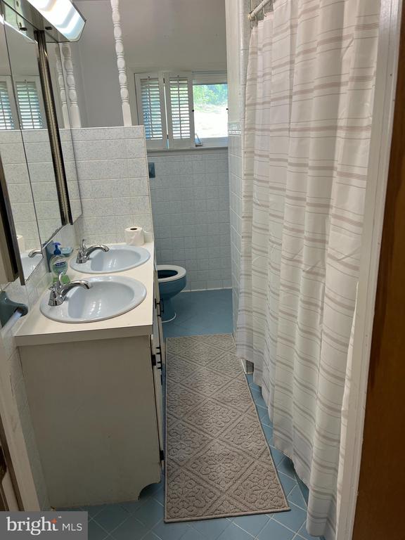 17425 SUNSHINE TRAIL