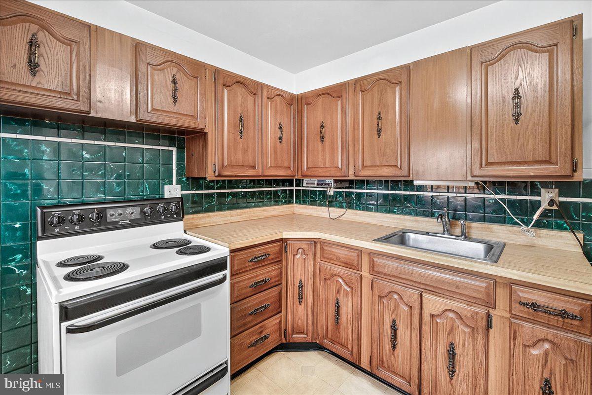 444 CARROLLTON DRIVE