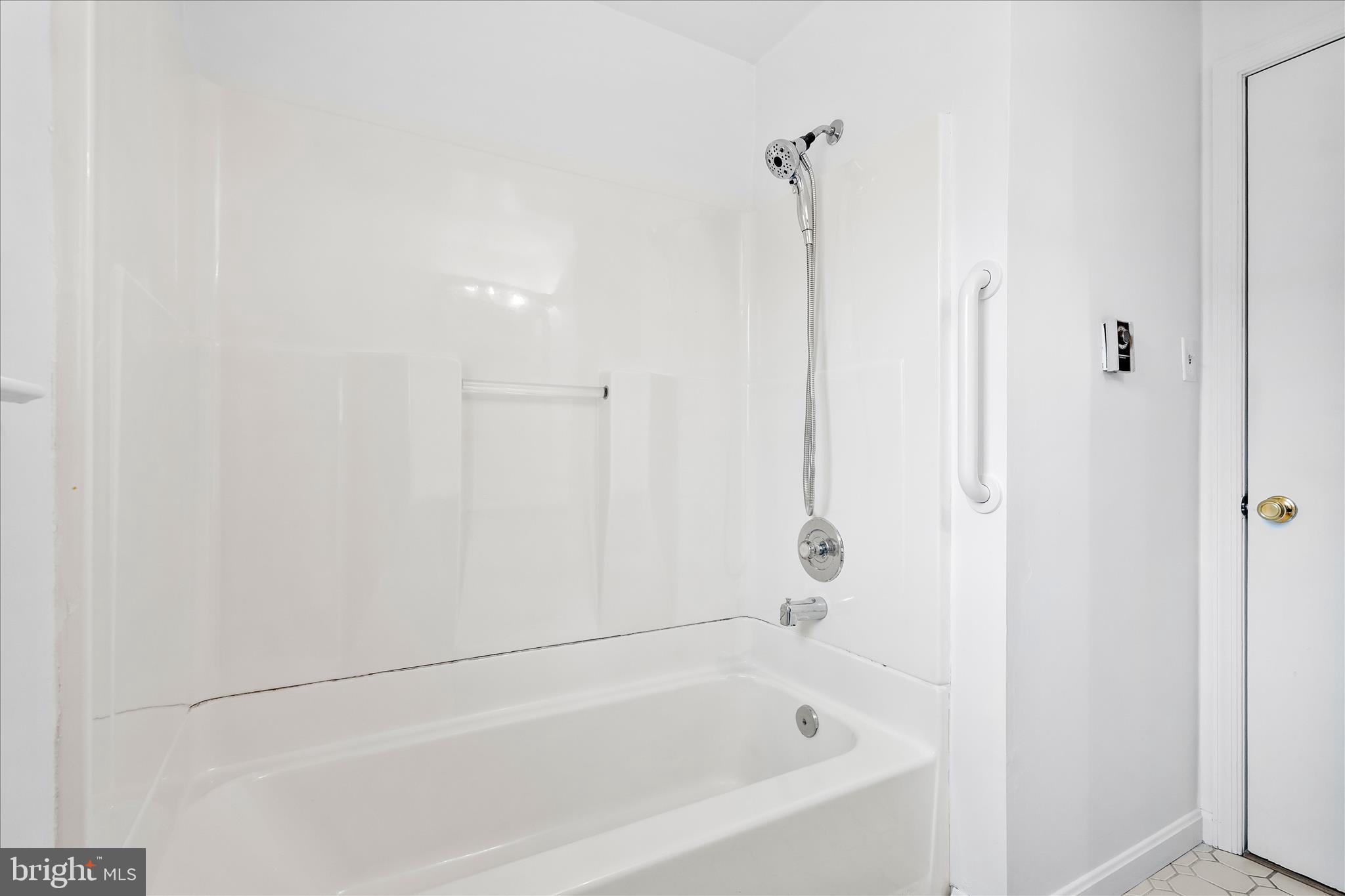 4799 MID LYNN COURT