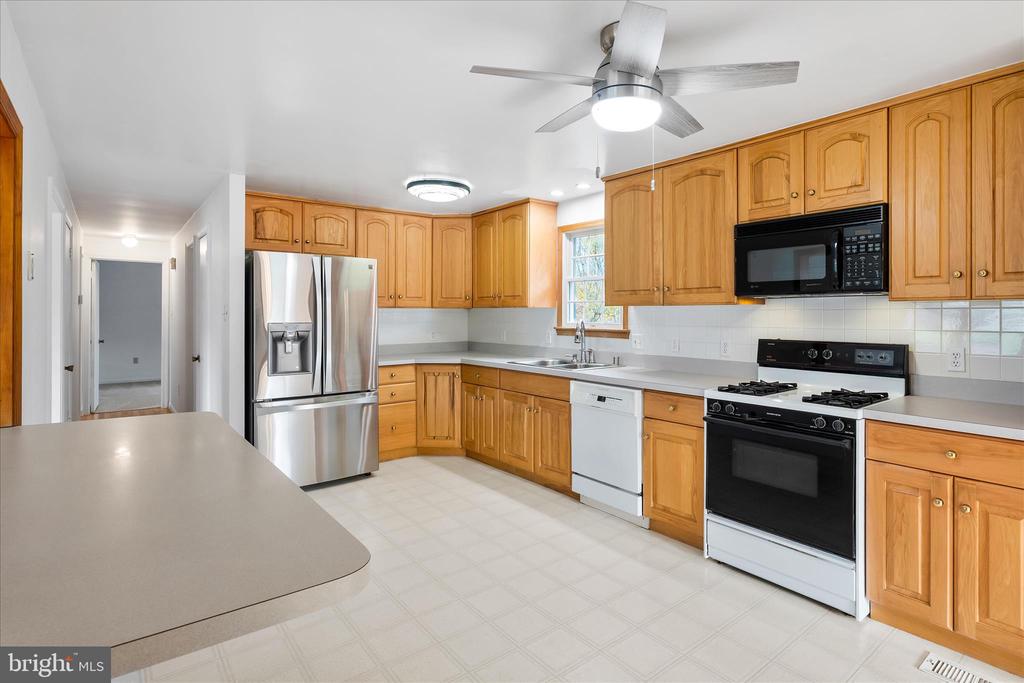 4799 MID LYNN COURT