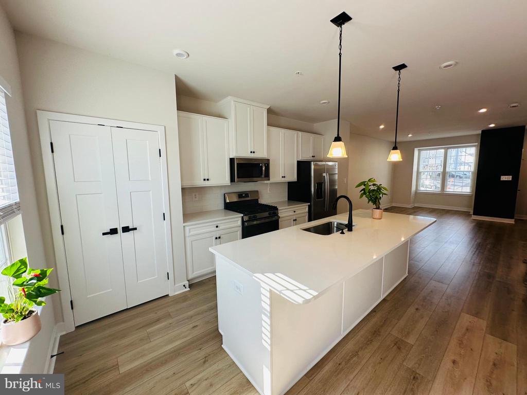 1554 WILMER PARK LANE