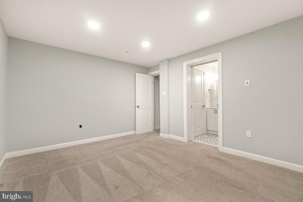 5521 HAWK RIDGE ROAD
