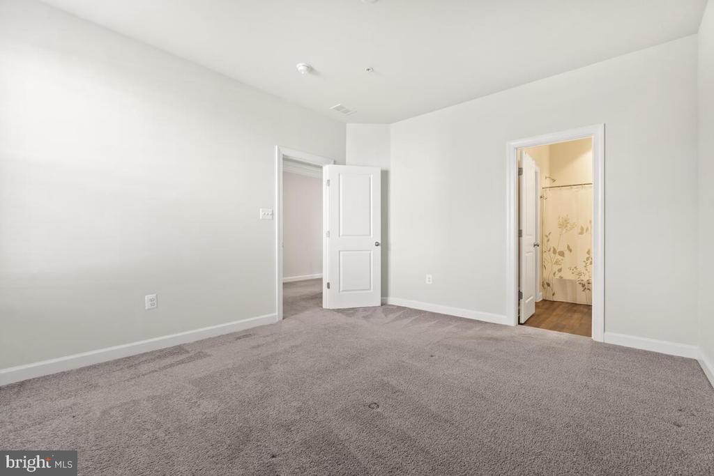 5521 HAWK RIDGE ROAD
