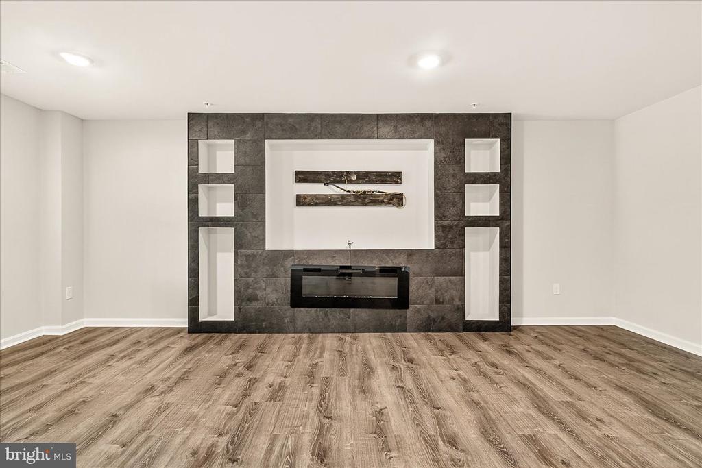 5703 GUILFORD GARDEN TERRACE