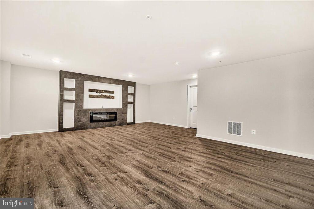 5703 GUILFORD GARDEN TERRACE