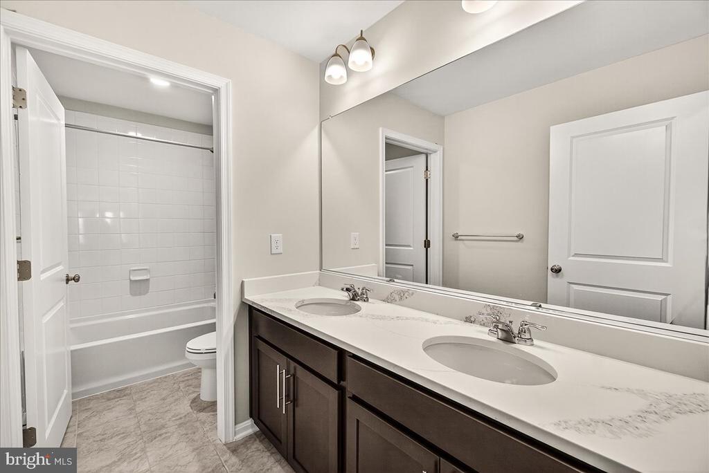 5703 GUILFORD GARDEN TERRACE