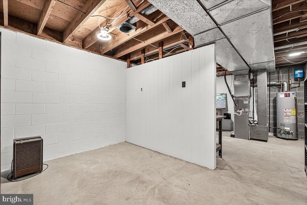 6905 VISTA DRIVE