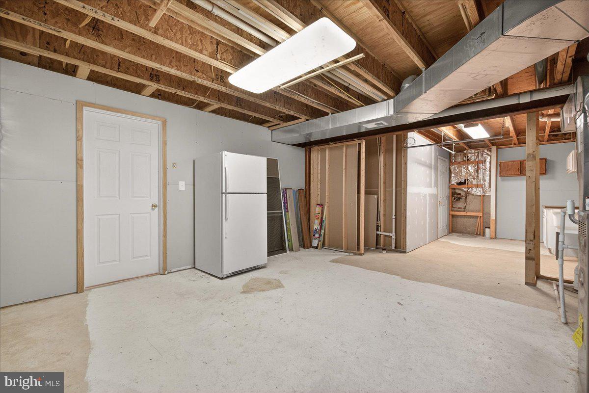 1004 LINDFIELD DRIVE