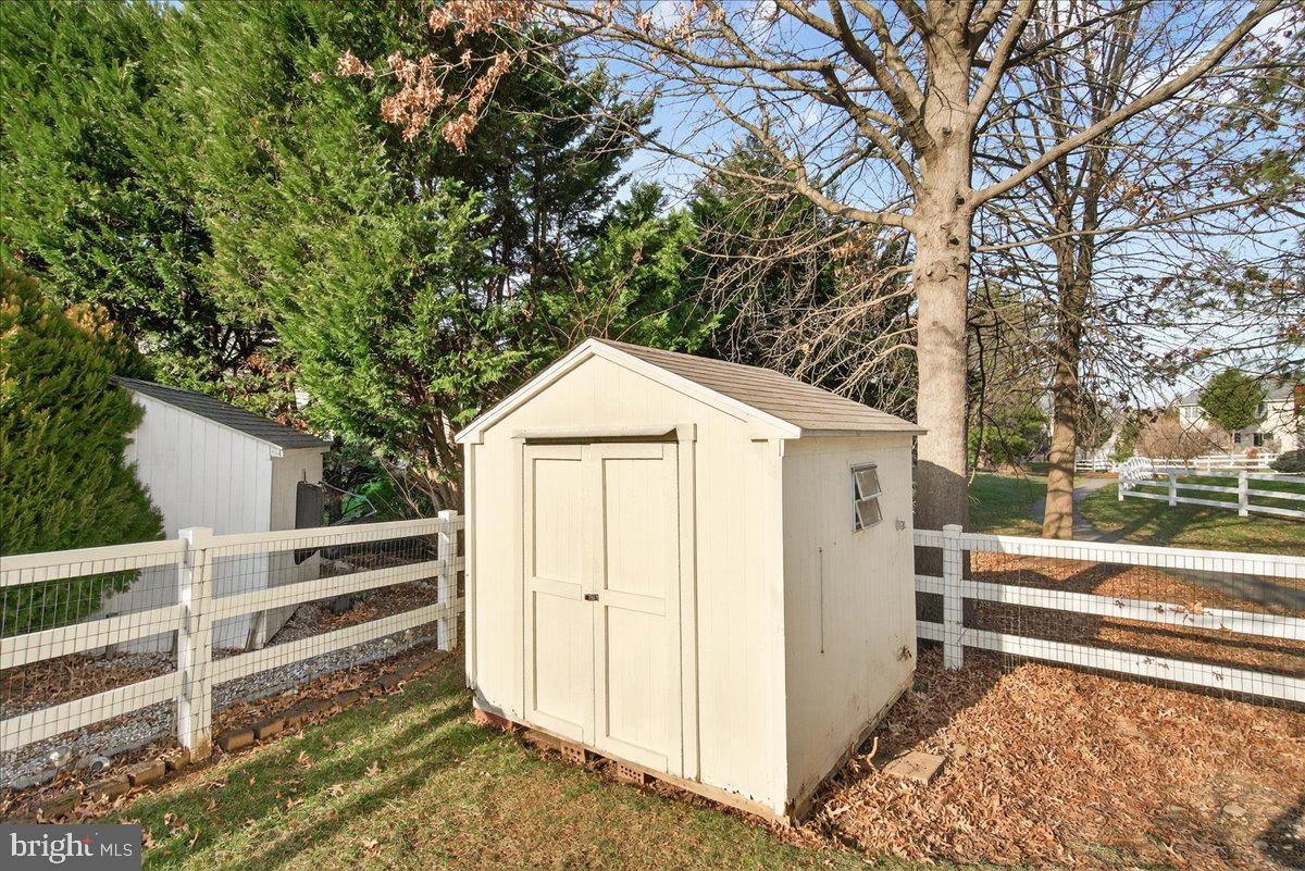 1004 LINDFIELD DRIVE