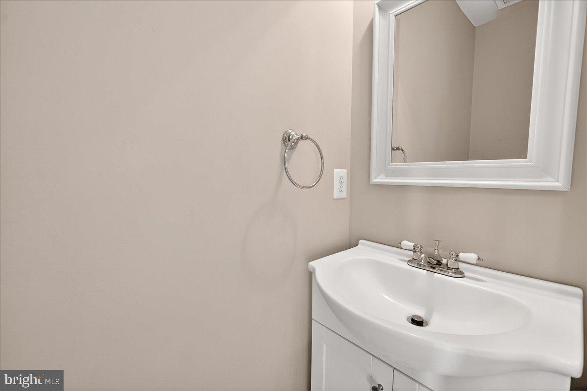 1004 LINDFIELD DRIVE