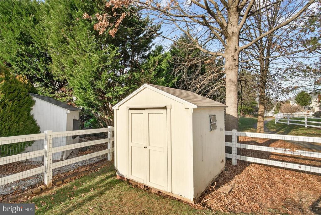 1004 LINDFIELD DRIVE