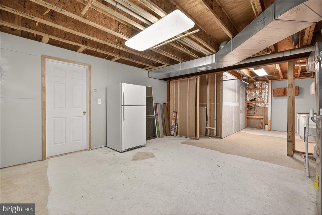 1004 LINDFIELD DRIVE