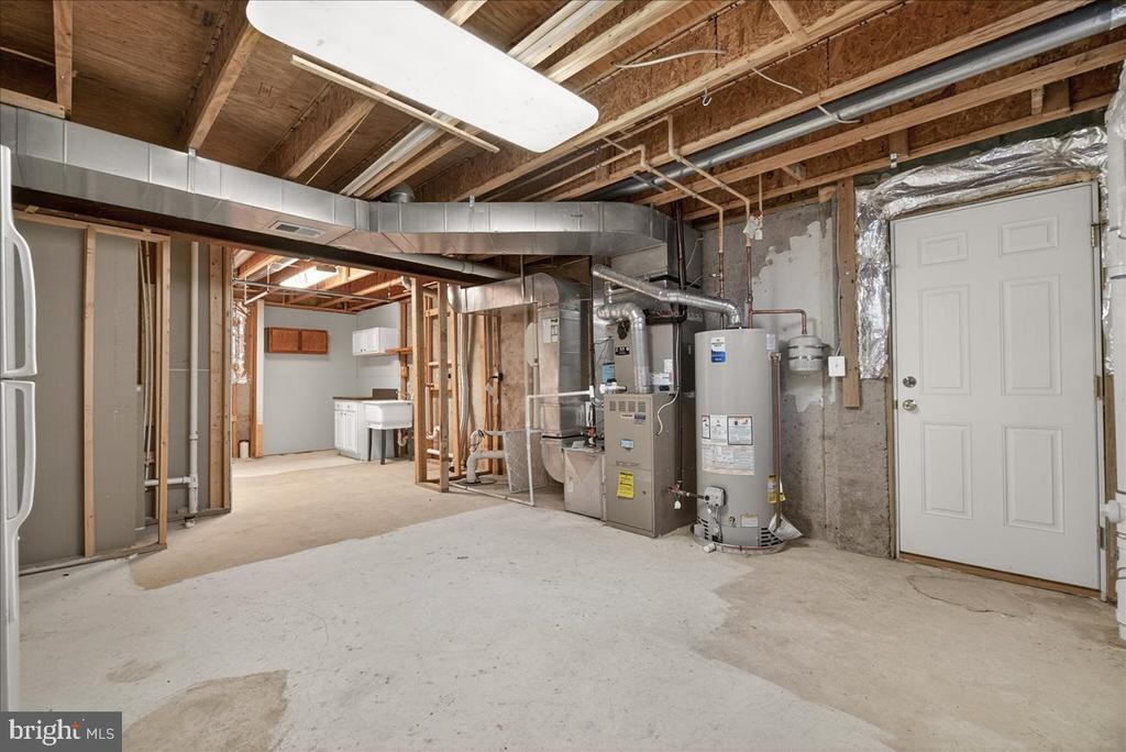 1004 LINDFIELD DRIVE
