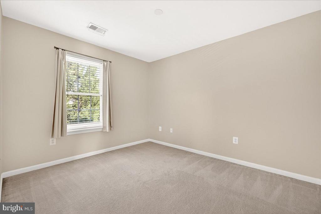 1004 LINDFIELD DRIVE