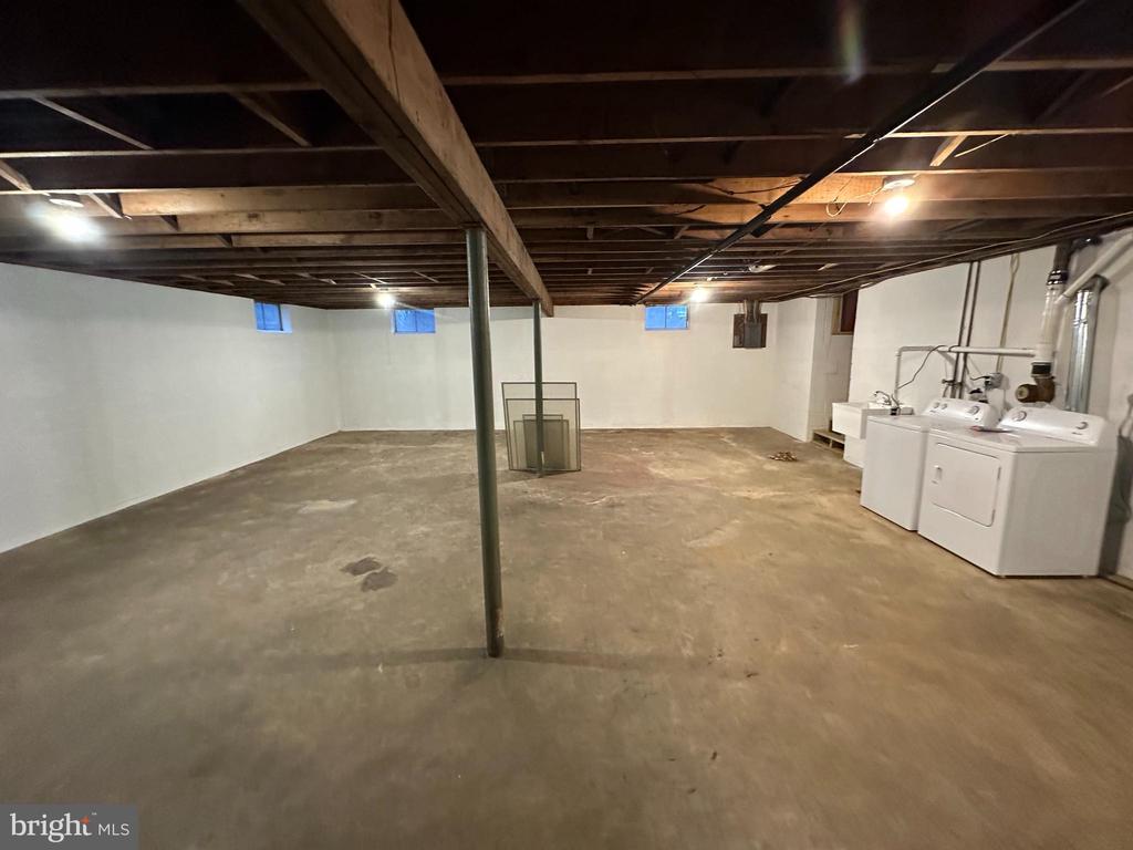 7923 LONGMEADOW DRIVE