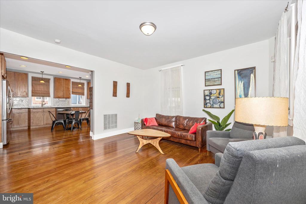 2 E 14TH STREET