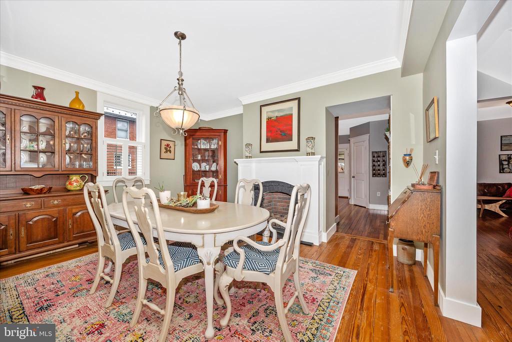 2 E 14TH STREET