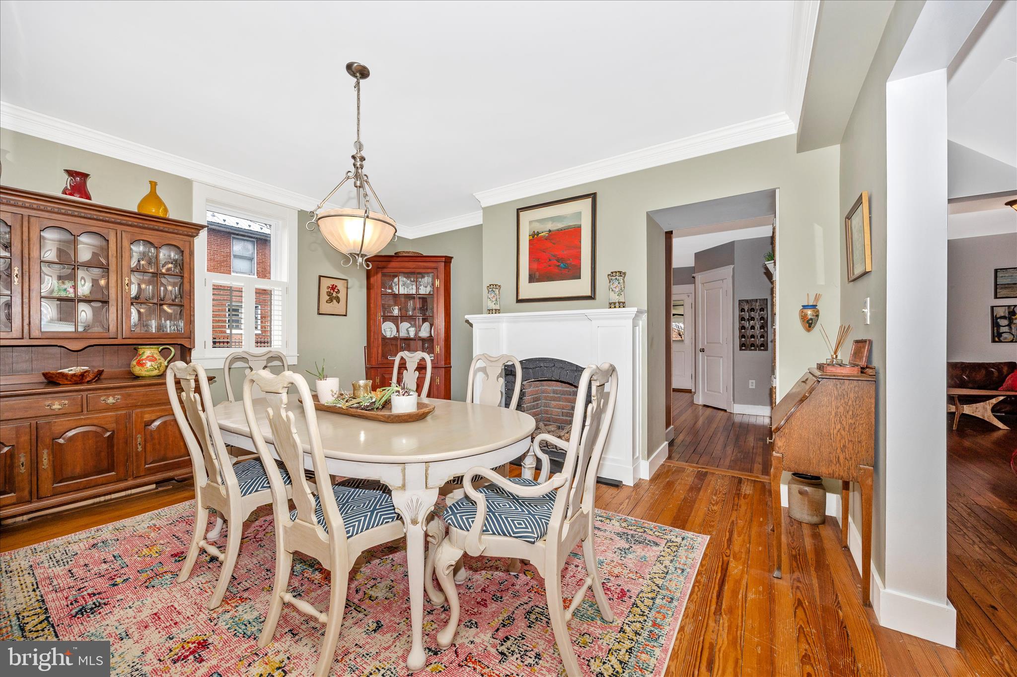 2 E 14TH STREET