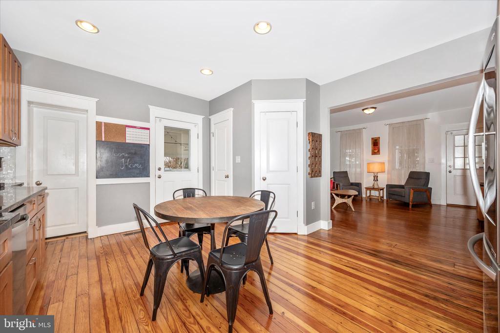 2 E 14TH STREET