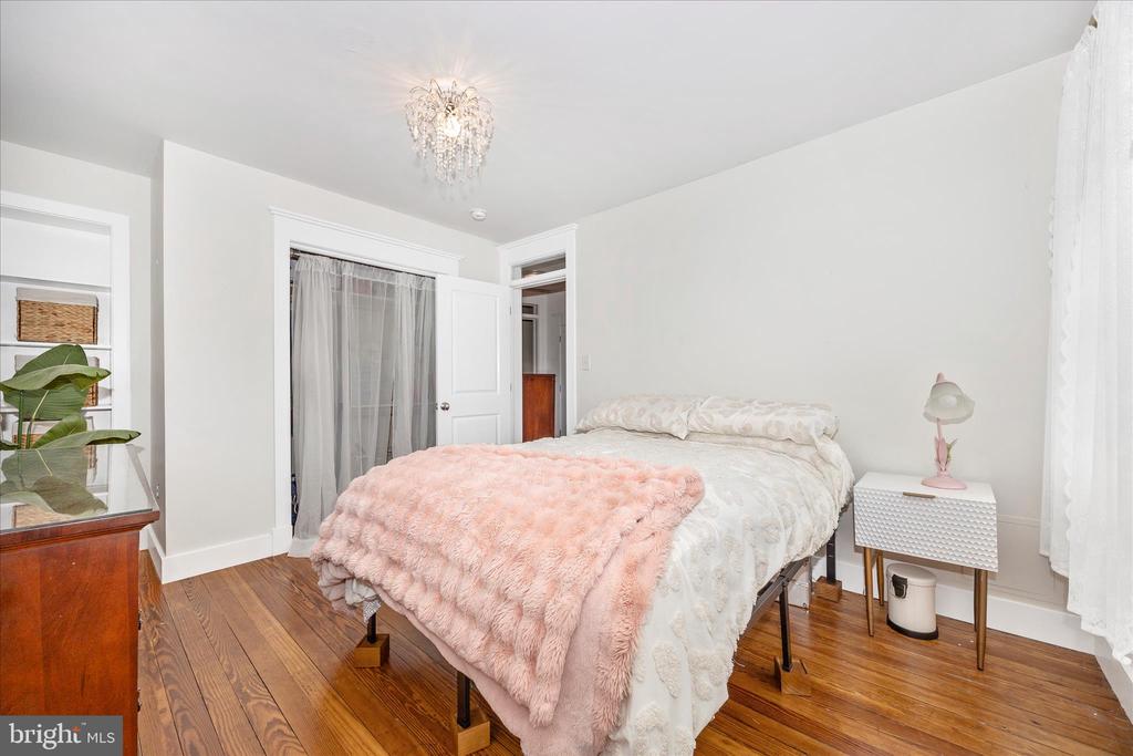 2 E 14TH STREET
