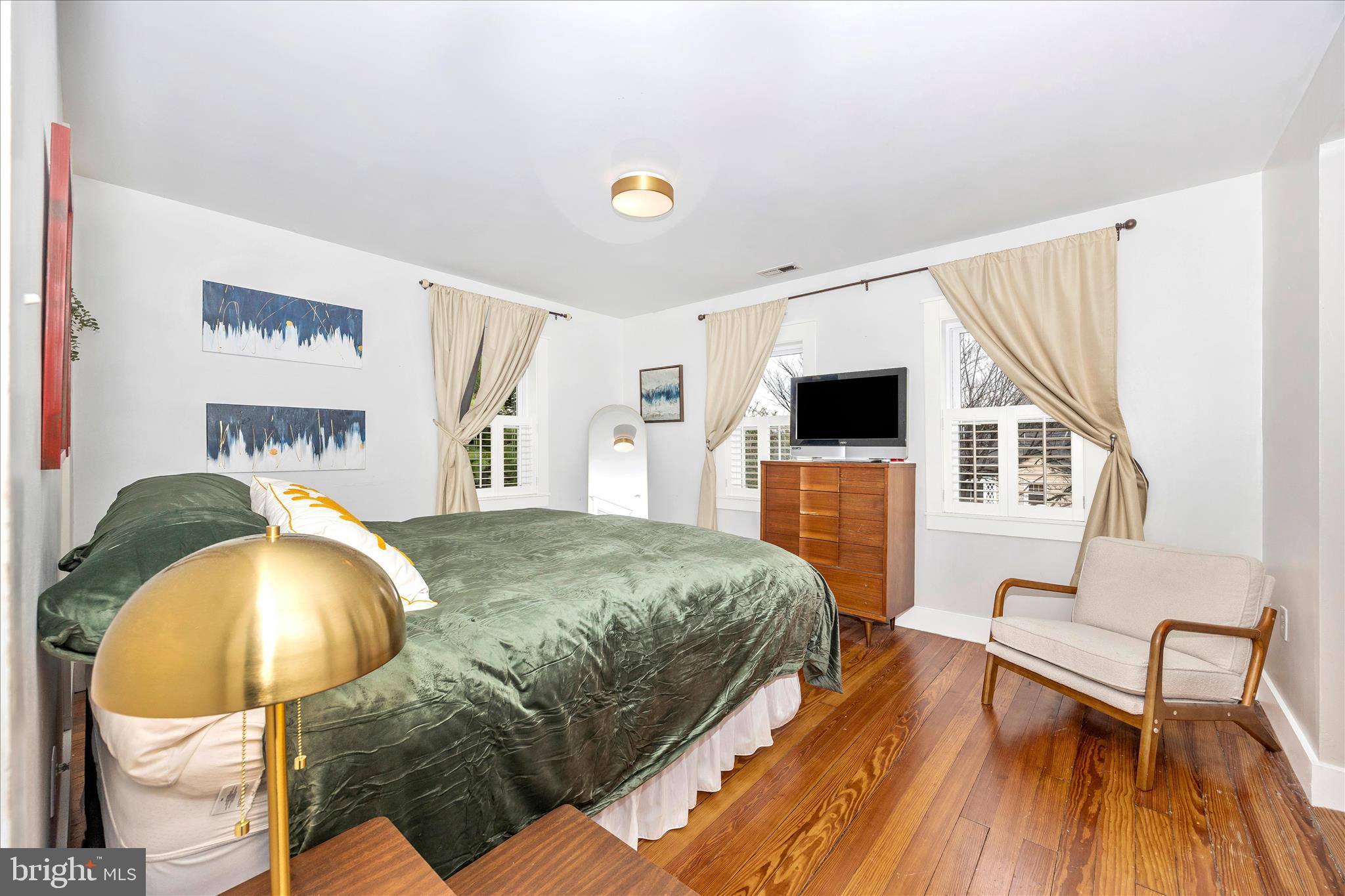 2 E 14TH STREET