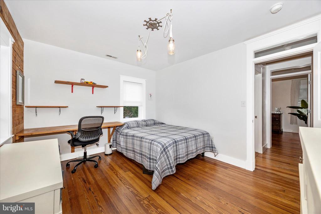 2 E 14TH STREET