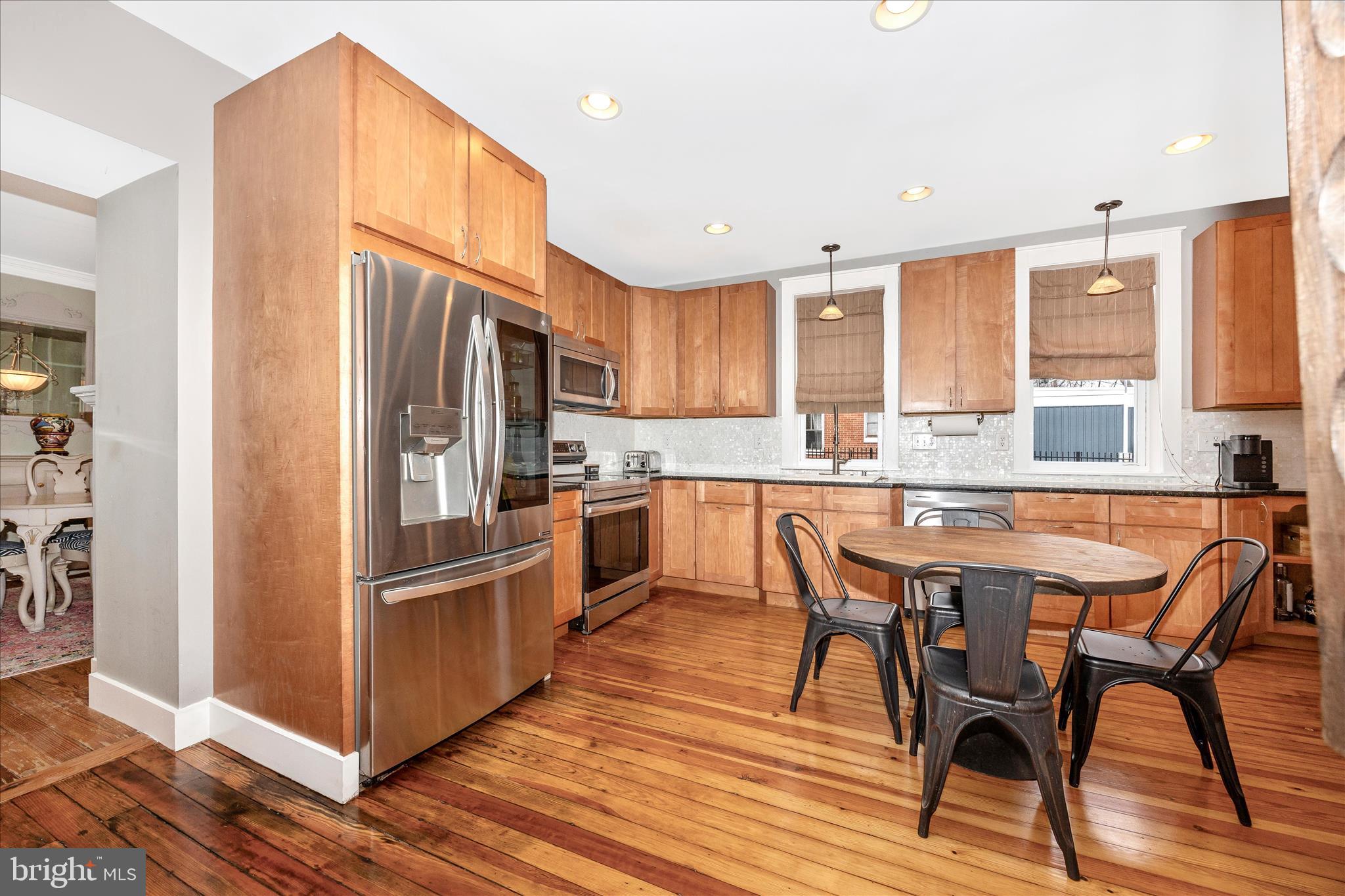 2 E 14TH STREET