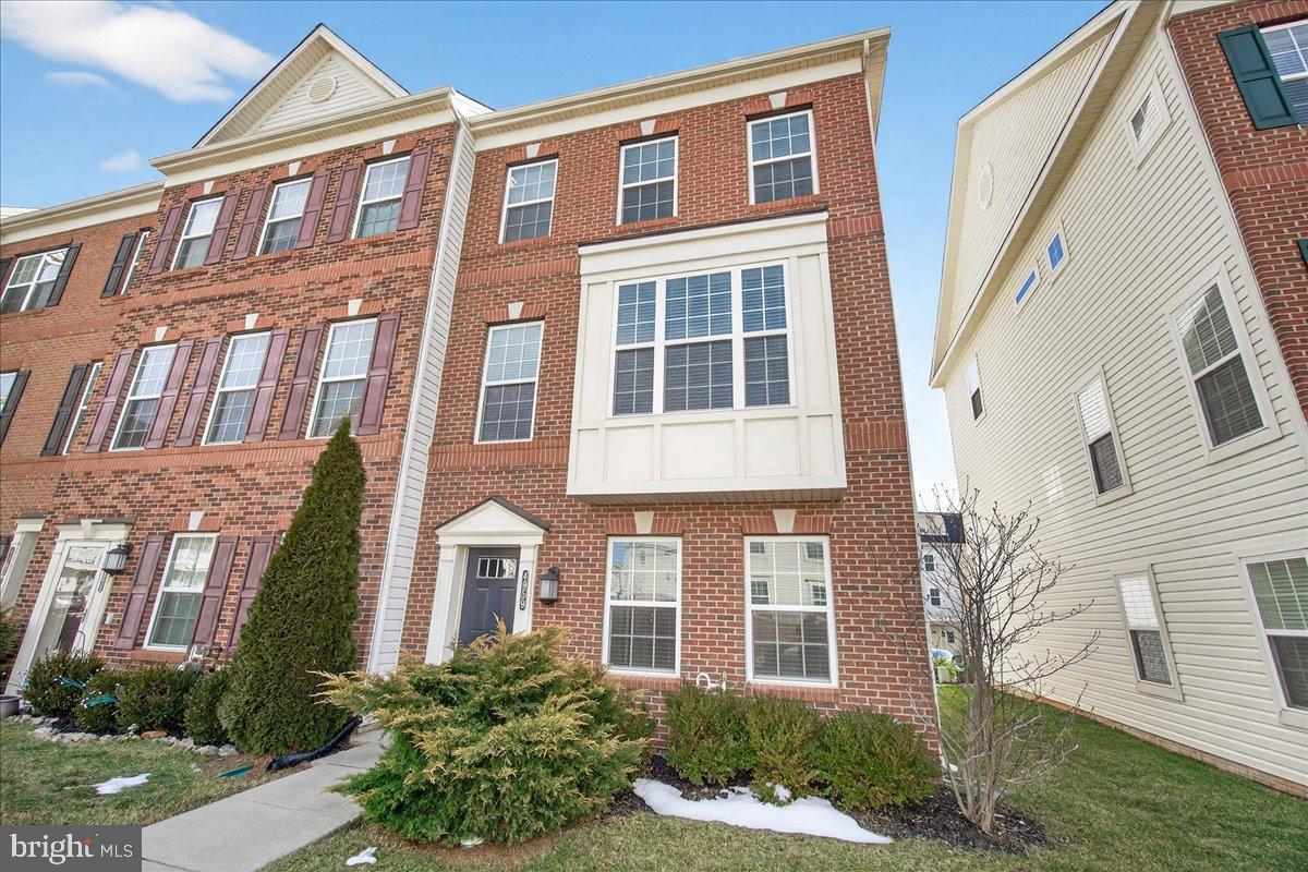 4959 MACDONOUGH PLACE