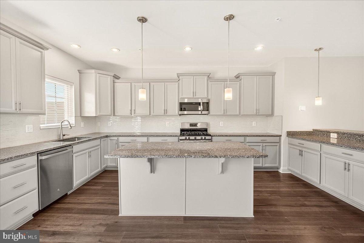 4959 MACDONOUGH PLACE