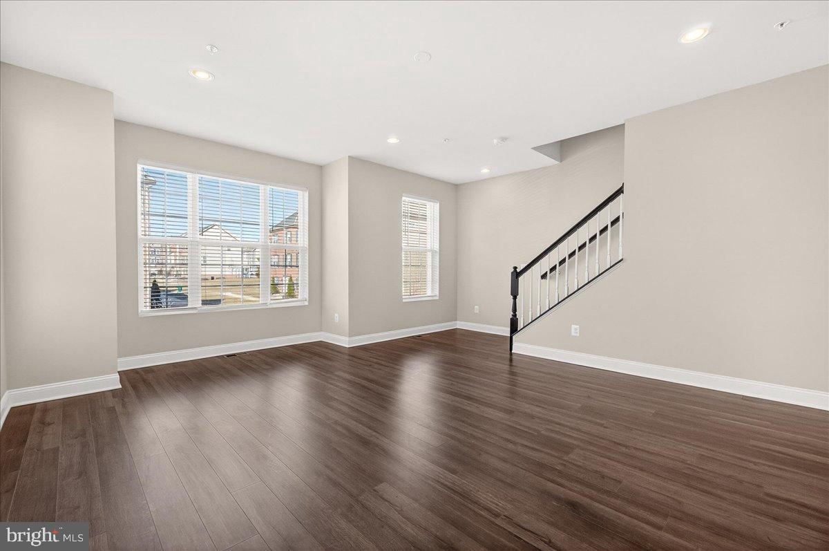 4959 MACDONOUGH PLACE