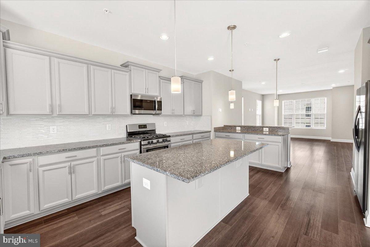 4959 MACDONOUGH PLACE