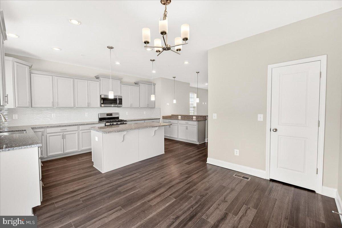 4959 MACDONOUGH PLACE