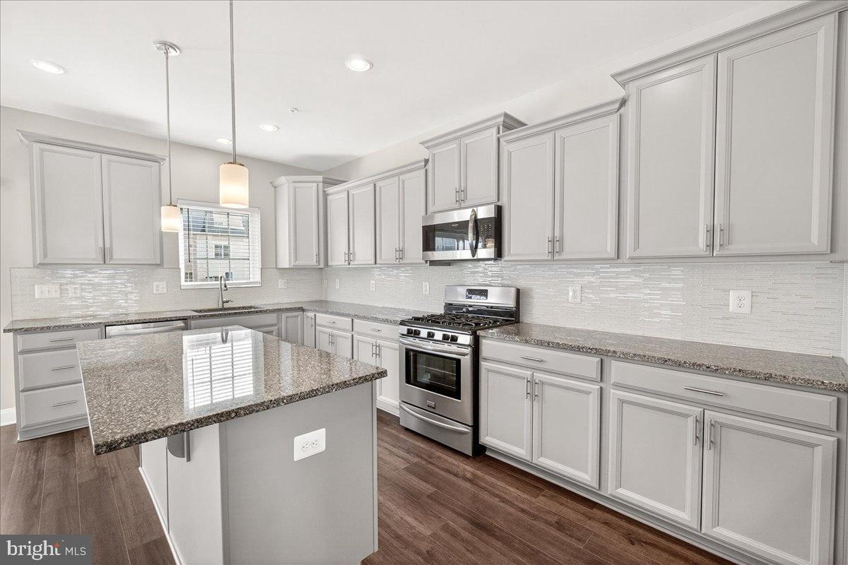 4959 MACDONOUGH PLACE