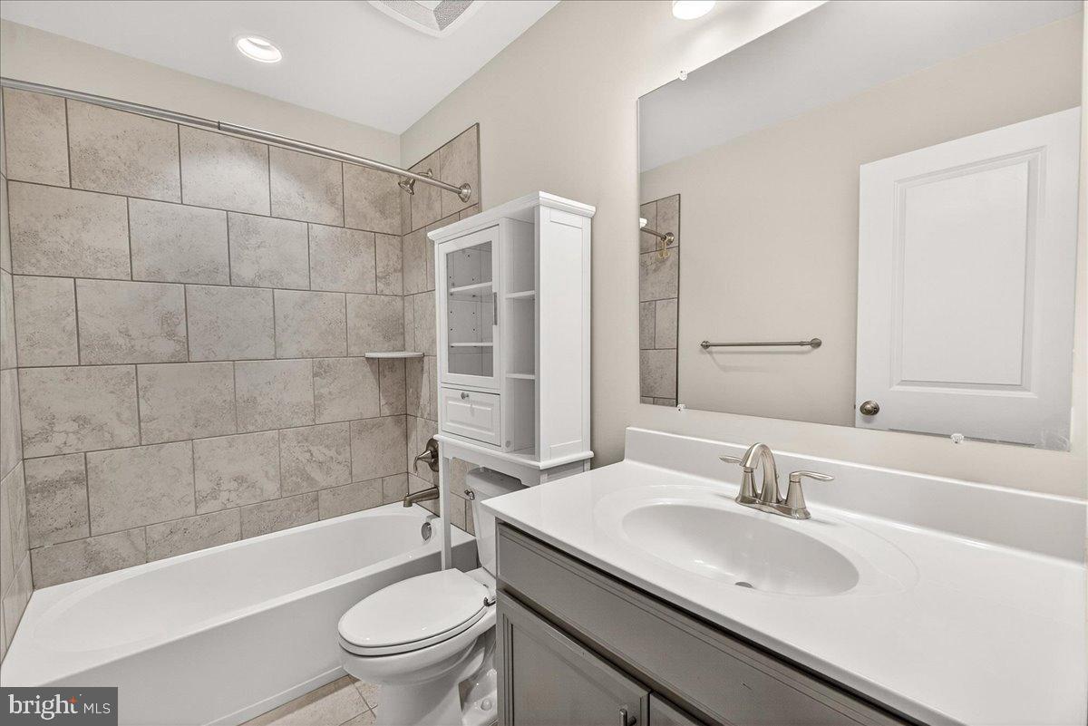 4959 MACDONOUGH PLACE